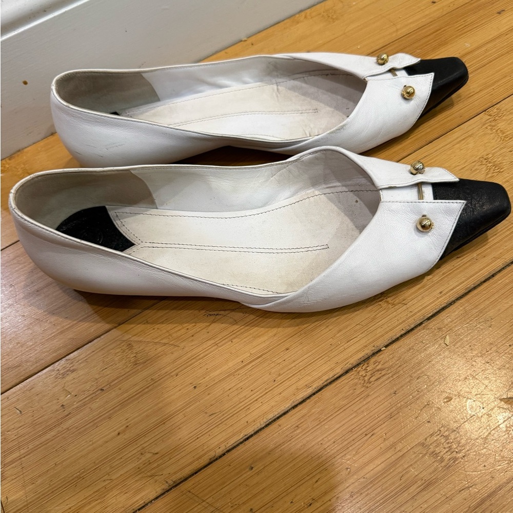 CHANEL Vintage Cruise Ballet Flats, Tuxedo Collar Barbell Flats, size 38 - Picture 2 of 4
